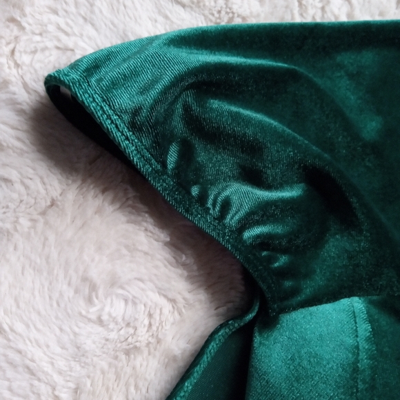 LILY STAR Emerald Velvet Crop Long Sleeve Top - Picture 9 of 9